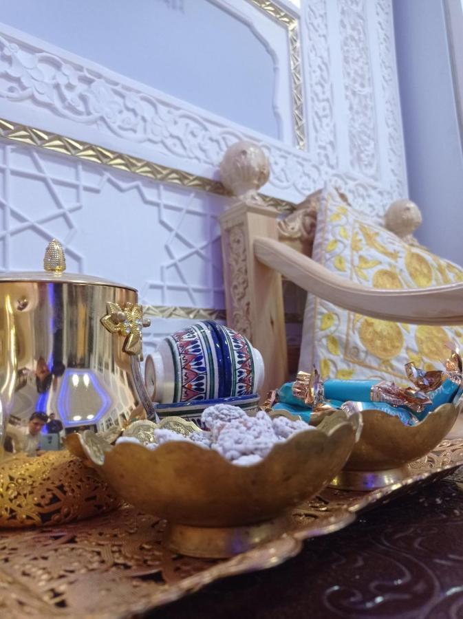 Hotel Rizqiro'Z Boutique Buhara Kültér fotó