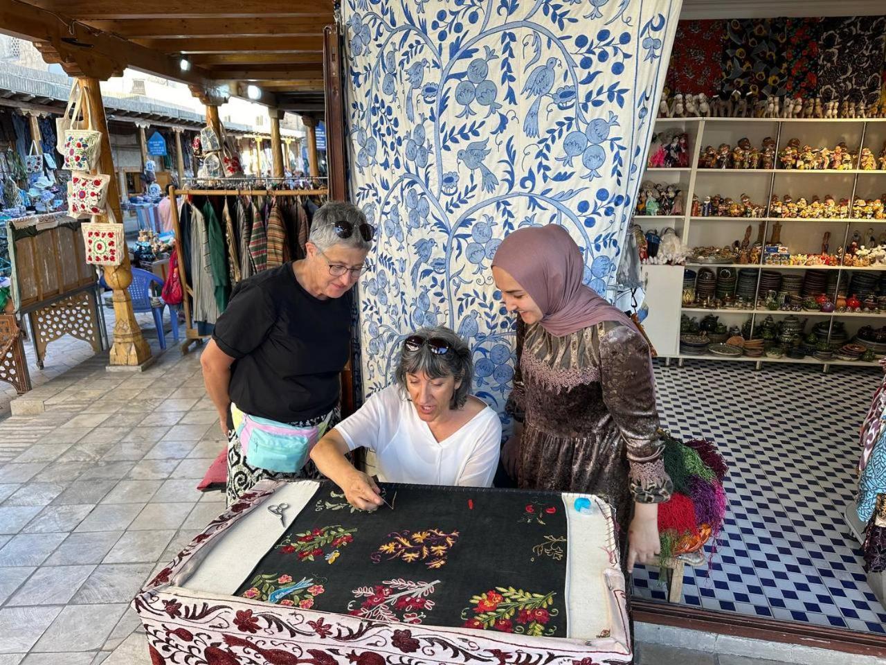 Hotel Rizqiro'Z Boutique Buhara Kültér fotó