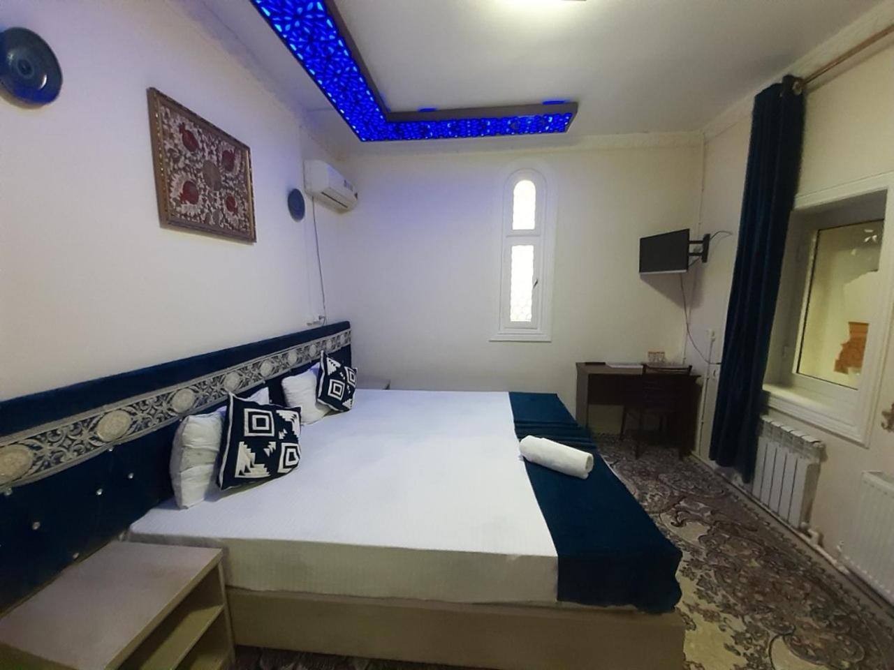 Hotel Rizqiro'Z Boutique Buhara Kültér fotó