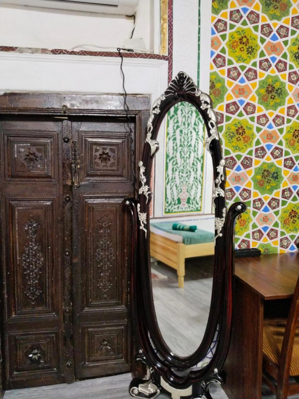 Hotel Rizqiro'Z Boutique Buhara Kültér fotó