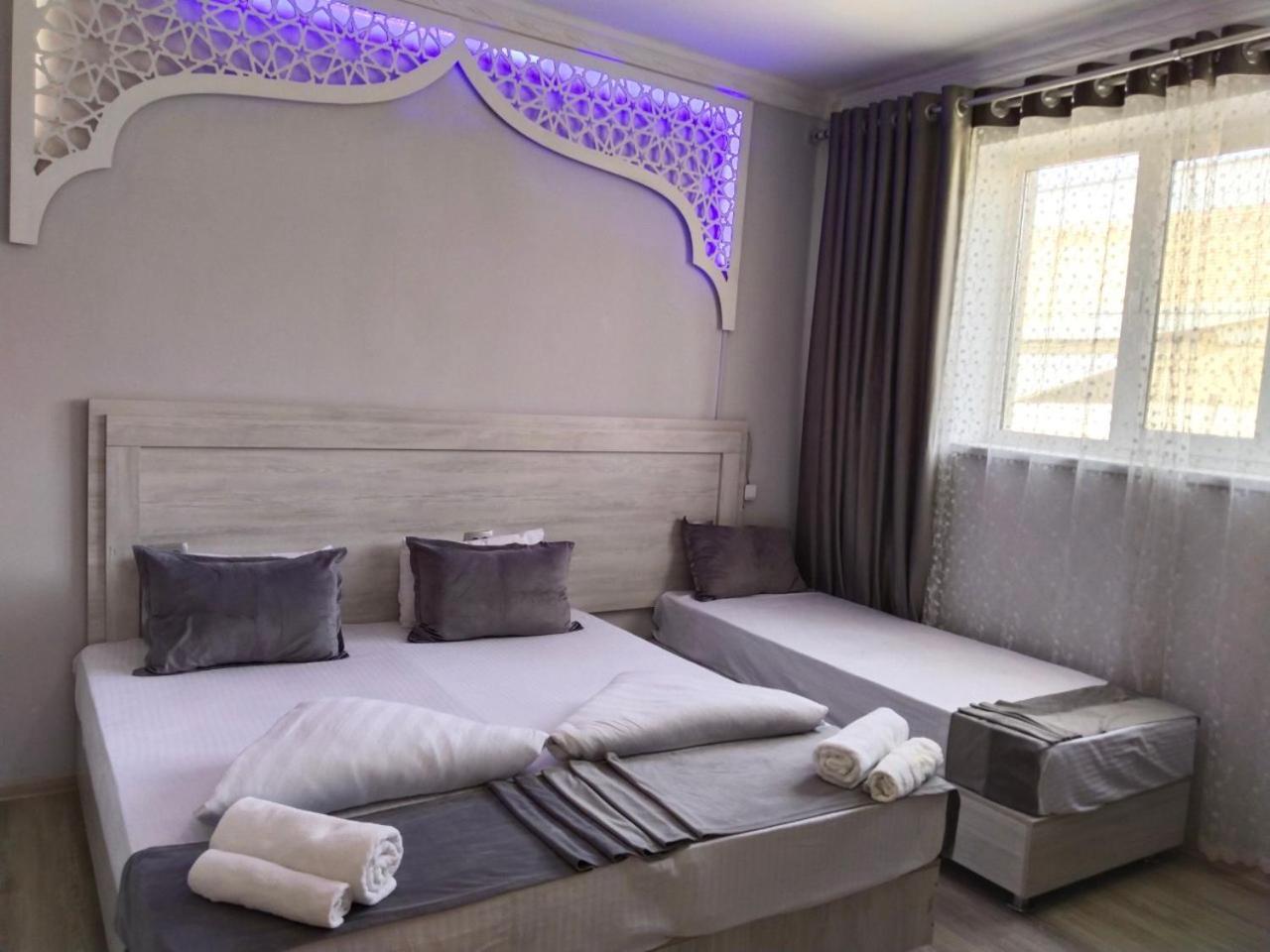 Hotel Rizqiro'Z Boutique Buhara Kültér fotó