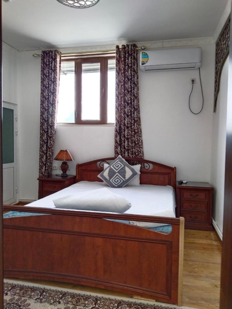 Hotel Rizqiro'Z Boutique Buhara Kültér fotó